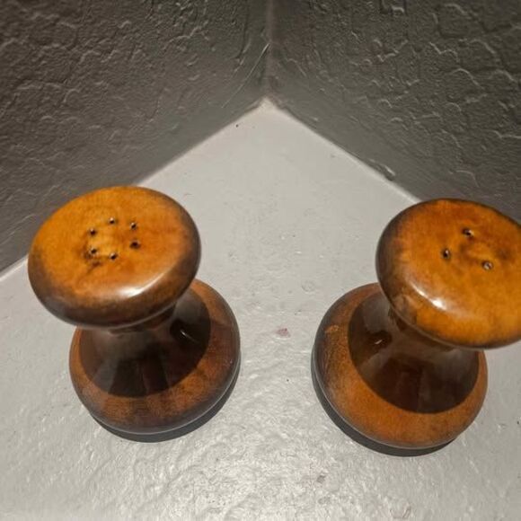 Ceramic Brown Glazed Salt and Pepper Shakers 4.5" Wood like 70s - Picture 2 of 8